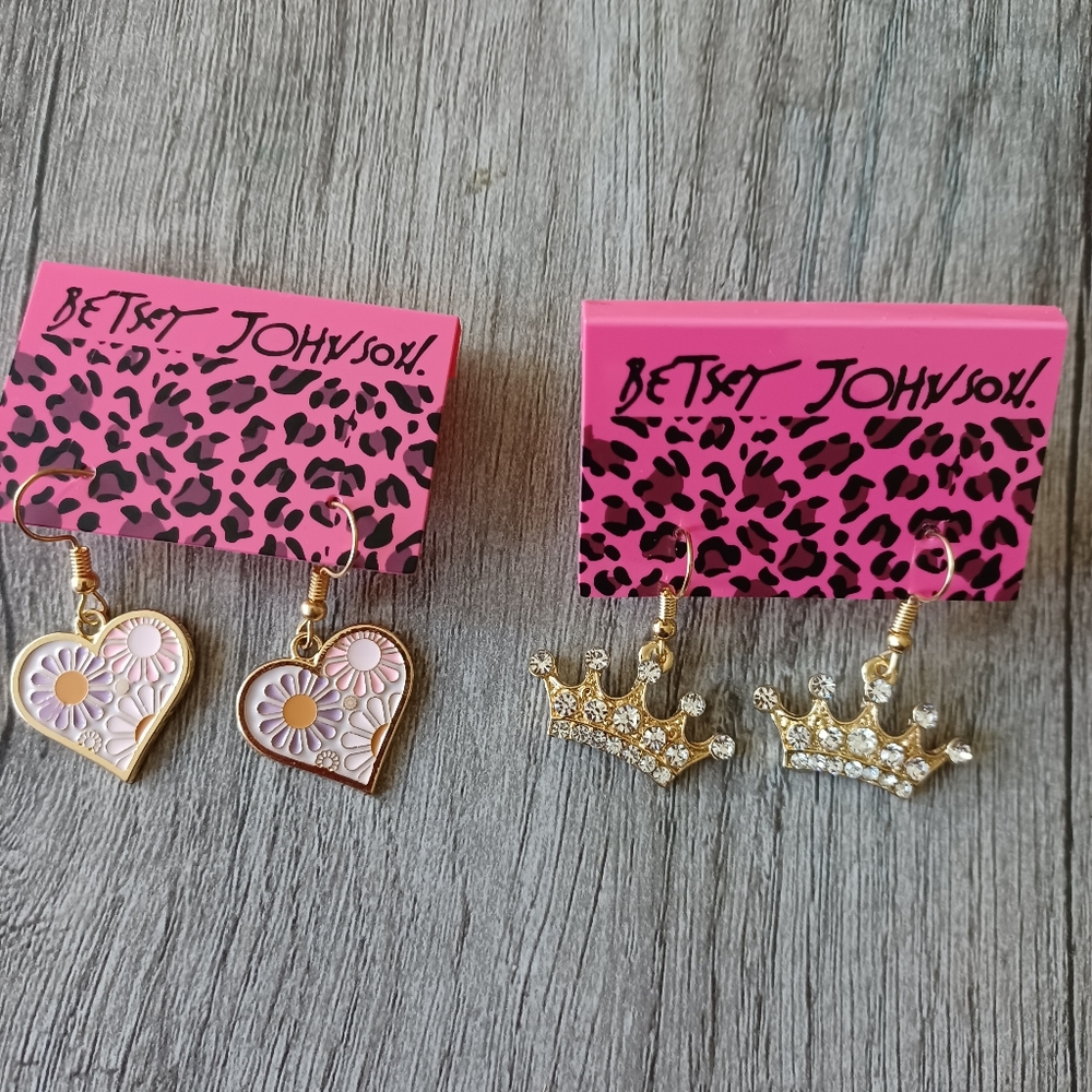BETSEY JHONSON EARRINGS NEW LOT (2)